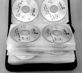 Carpeta con CDs